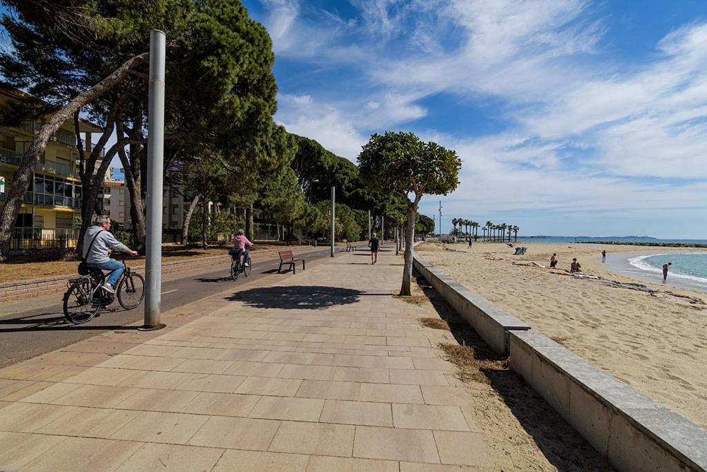 Vitaly Beach Cambrils Exteriör bild